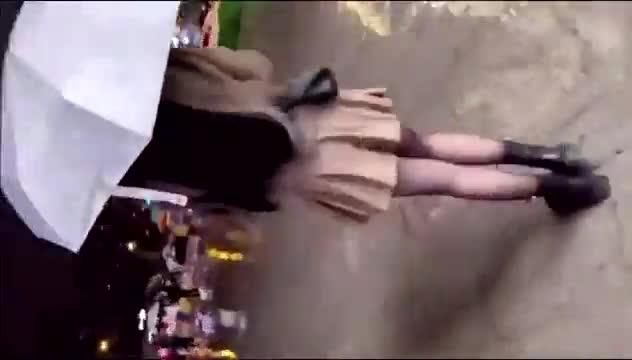 【抄底极品】成都万达抄底极品开档黑丝美女故意的 预览截图 6