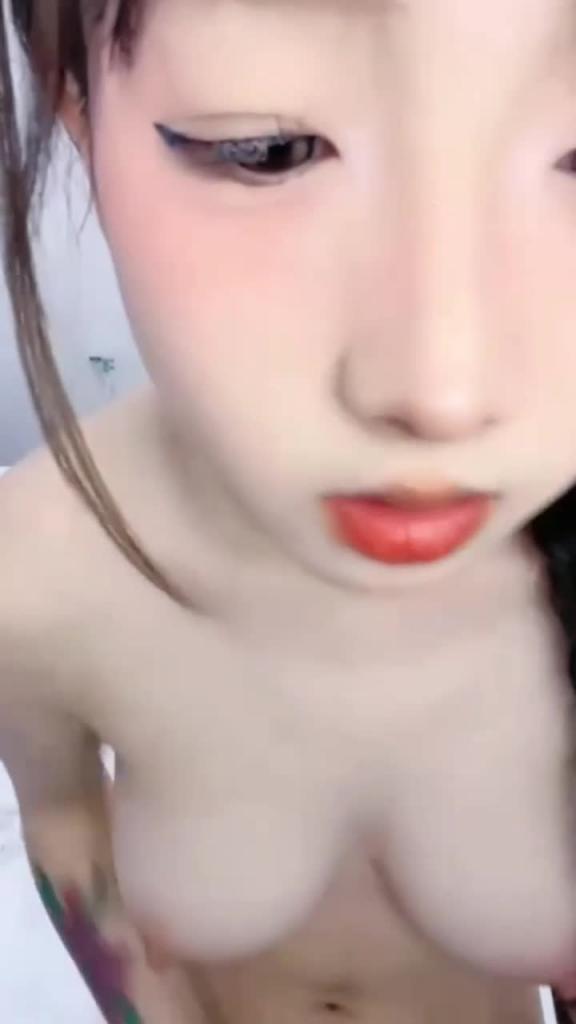 多毛纹身小妹直播挣钱交房租,白哲皮肤骚气自慰 预览截图 5