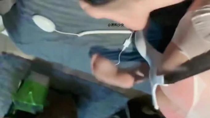 捆绑调教束缚性虐泄密，深圳反差少女抖音 [疯批美人] 重度抖M 预览截图 1