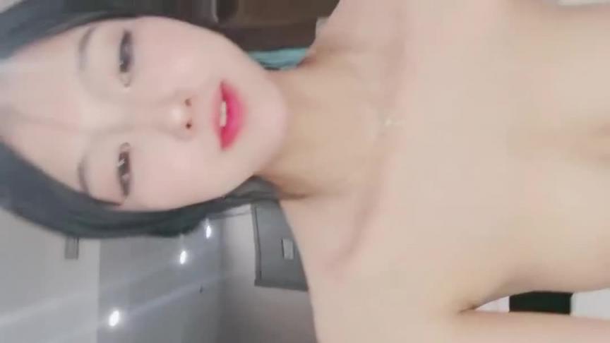 身材超棒颜值很高还有才艺的女神大秀刺激狼友,火辣性感全裸艳舞,一字马展示抠的骚逼淫水直流,精彩刺激 预览截图 9