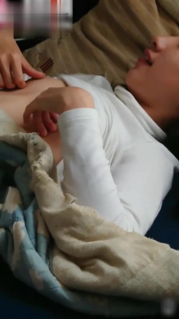 【真实乱伦】女儿考上一本了 给她买苹果电脑在这个暑假狠狠操她 预览截图 6