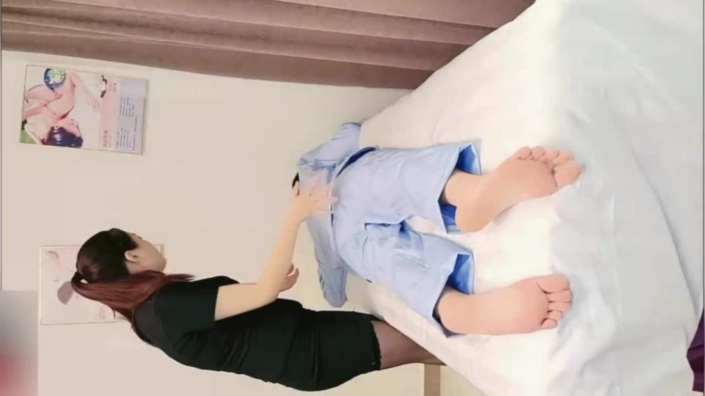 巨乳女技师勾引小处男,一步步霸王硬上弓 预览截图 2