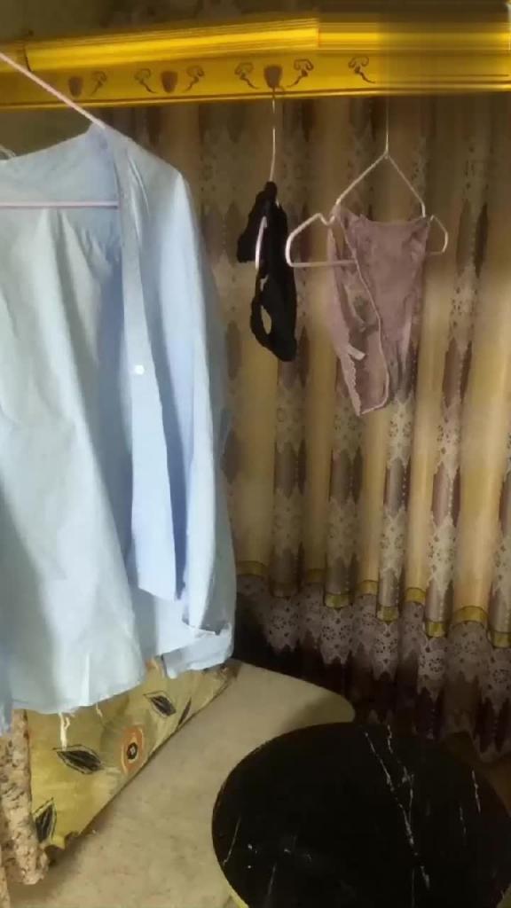 【姐弟】爆操表姐借助我家我必须拿下她当晚把表姐操出白浆 预览截图 2
