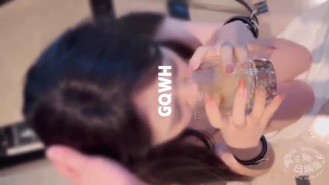颜值超高独家完整版-微博泄密·调教二次元少女网红毒龙舔脚颜射吞精毁我三观啊 预览截图 5