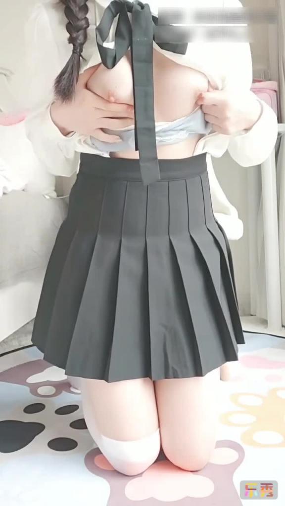 【粉乳嫩鲍】JK白丝淫荡高中生水晶棒抽插白虎小嫩穴 预览截图 5
