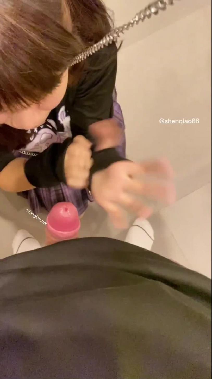皮肤白净水嫩极品萝莉02年母狗主动找调教 预览截图 3