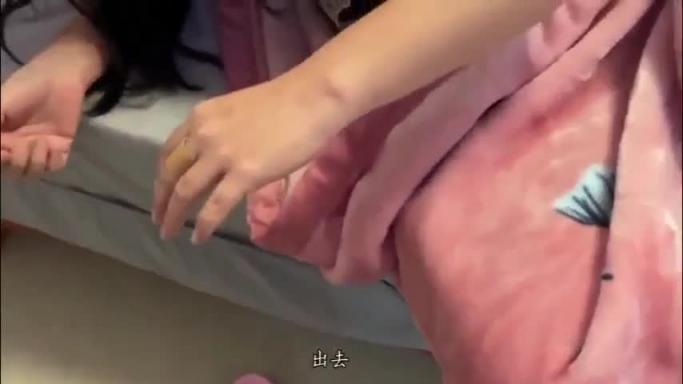 贵宾母子乱伦儿子兽性大发强上美乳爱喷水妈妈 预览截图 1