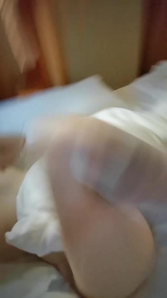 死水库气质少妇，酒店约炮偷晴，白丝美腿，被舔骚B很舒服，后入爆草骚穴。 预览截图 12