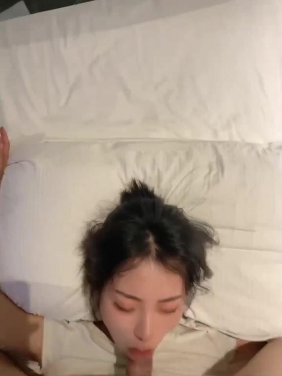 贵宾西安大学女友,这个清纯的反面就是骚得彻底太美了这个,令人垂涎欲滴的颜值 预览截图 12