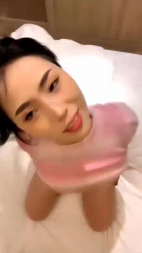 高颜值女神酒店约炮无套操逼第一视角唯美口交浪叫 预览截图 4