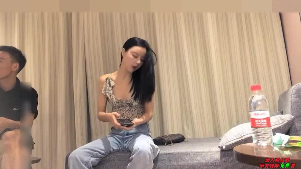 偷拍模特！肉体舌吻！鸡巴硬邦邦吧叽猛力深入狠插 预览截图 1