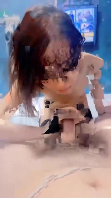极度淫骚小母狗!JB入珠炮友操逼无套吞精,舔吊一脸淫骚,张秋千上一顿暴插。 预览截图 10