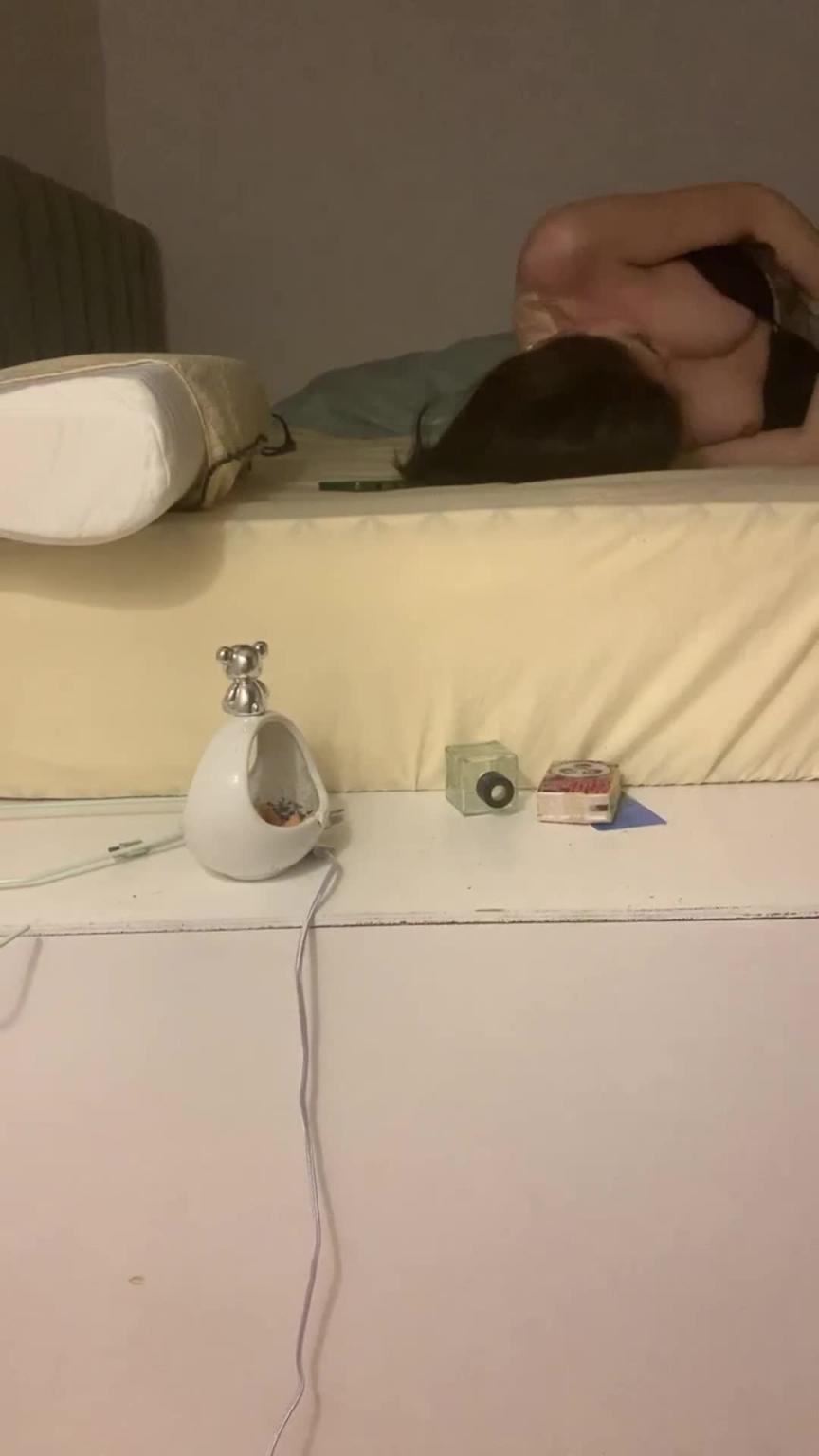 【推特泰迪约妹-强上高颜值御姐女神】舌吻吸奶子强行插入,一脸羞涩 预览截图 1
