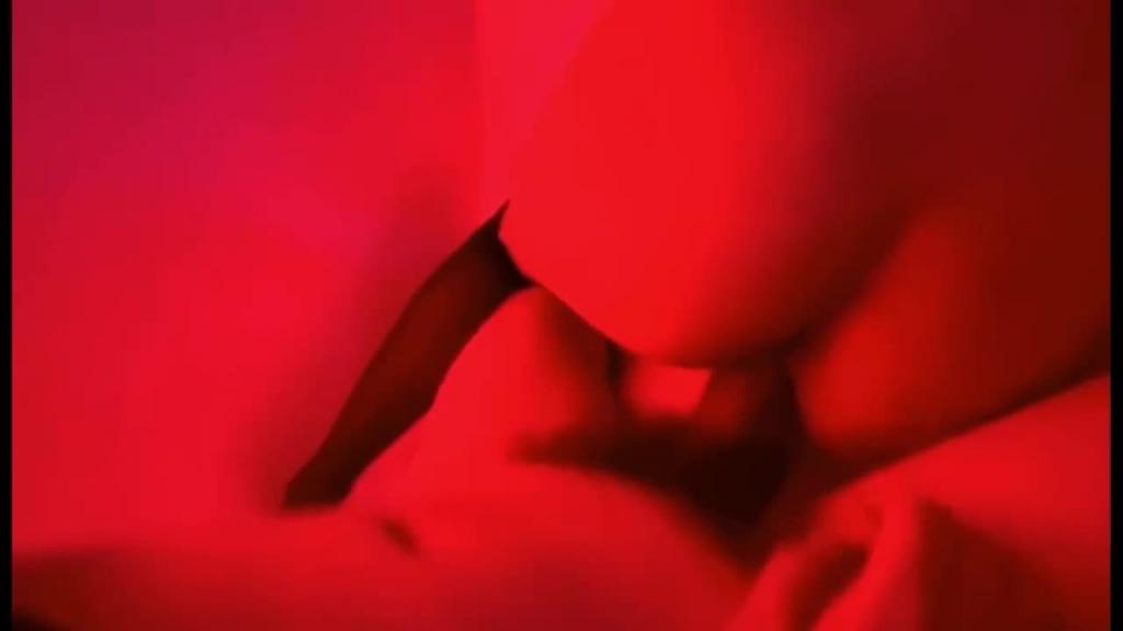 【微博反差婊婊女神~村花】高颜值顶级身材高潮喷水 预览截图 11