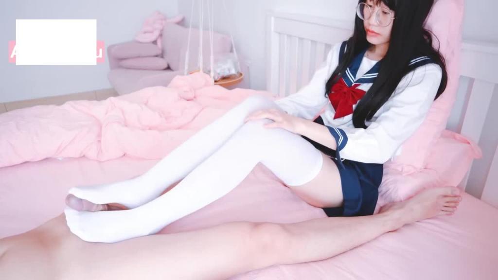 ♈lo娘白丝足交♈眼镜娘小可爱粉嫩小脚配白丝，宝宝可爱娇嫩的小脚丫穿上丝袜 预览截图 6