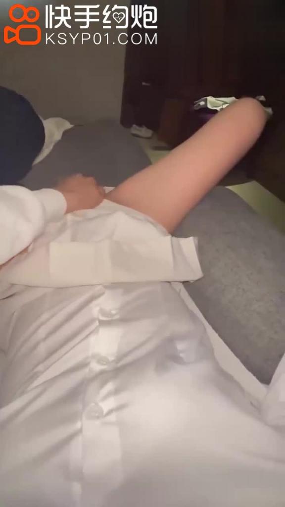 【封神乱伦姐姐】照顾在会所上班的姐姐·不小心内射不高兴了 预览截图 3