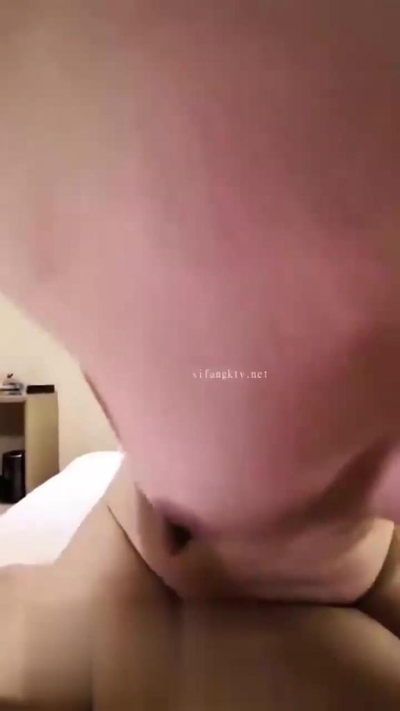 宁波美女旅游规划师姚施敏还在新婚期间就出轨炮友酒店激情性爱视频曝光 预览截图 12