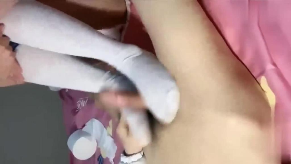 【制服】大学妹子穿着体操服出来兼职卖逼 预览截图 1