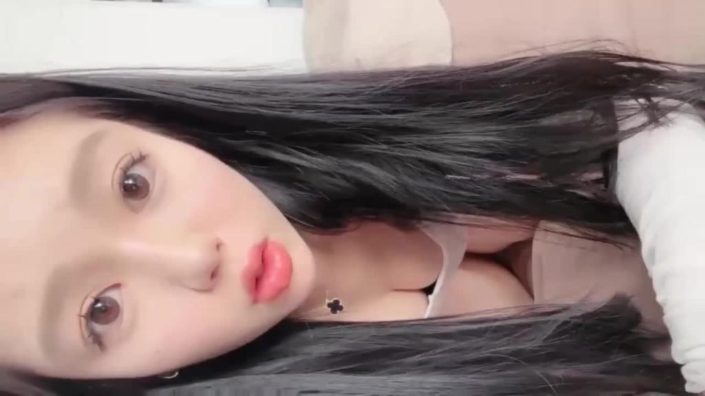 【网红主播】北京名媛圈女神下海捞金,蜜桃臀部大奶诱惑 预览截图 8