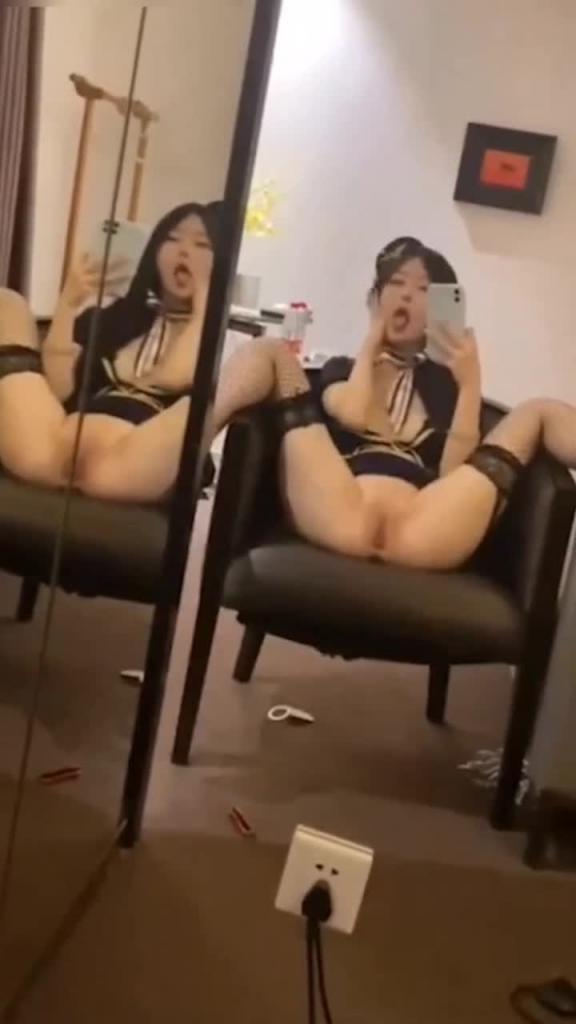 推特网红超级极品辣妹song反差婊揉奶自慰与金主啪啪性爱合集 预览截图 2