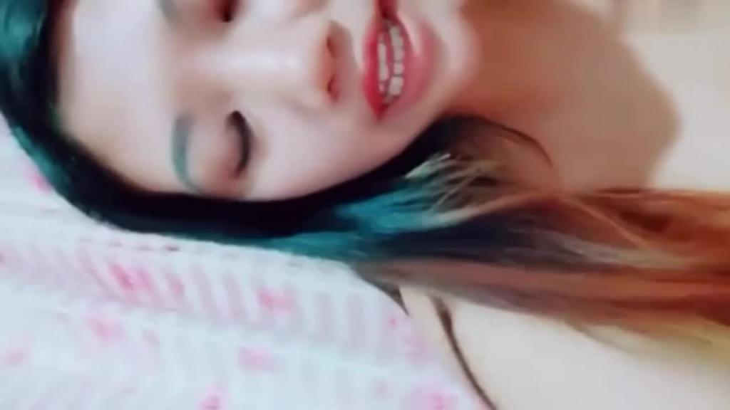 给68岁公公喝奶口爆吞精！吉林哺乳期G奶儿媳和公公乱伦 预览截图 4