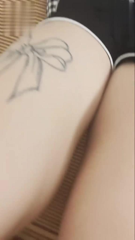 和姐姐在租房的日子姐姐在喝的微醺状态下居然和我做爱了 预览截图 6