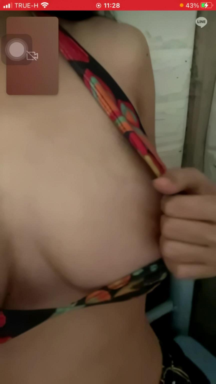 ig网红极品toola美女一对一首漏奶子 预览截图 2
