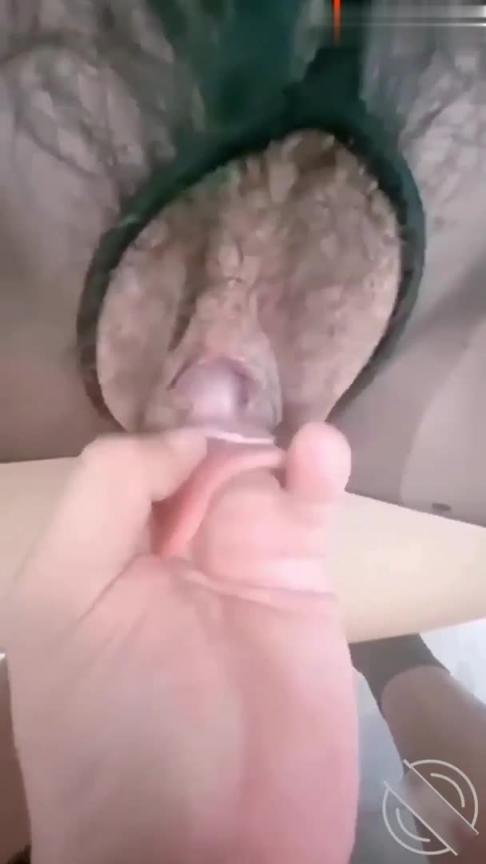 上门女婿乱伦丈母娘婚后才知道丈母娘也是老丈爷找的二手货，下春药勾起熟妇性欲长期乱伦 预览截图 3