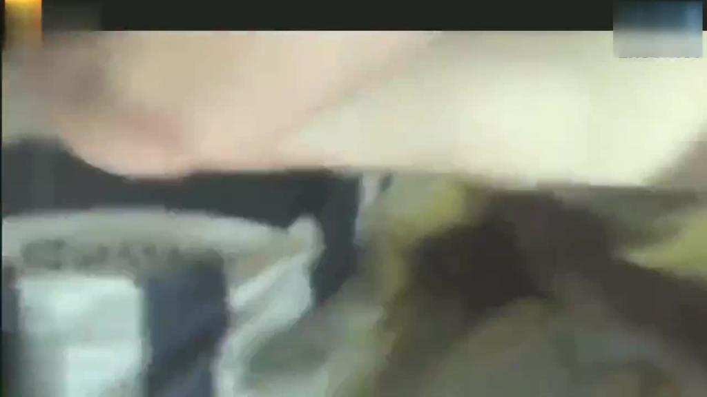 家庭乱伦!母子乱伦妈妈儿子操的你舒不舒服啊!鸡巴大不大啊! 预览截图 3