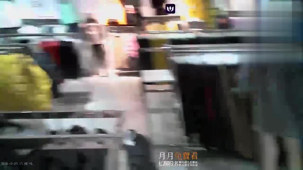 [裸体少女]全裸购买衣服男服务员太热情了 预览截图 1